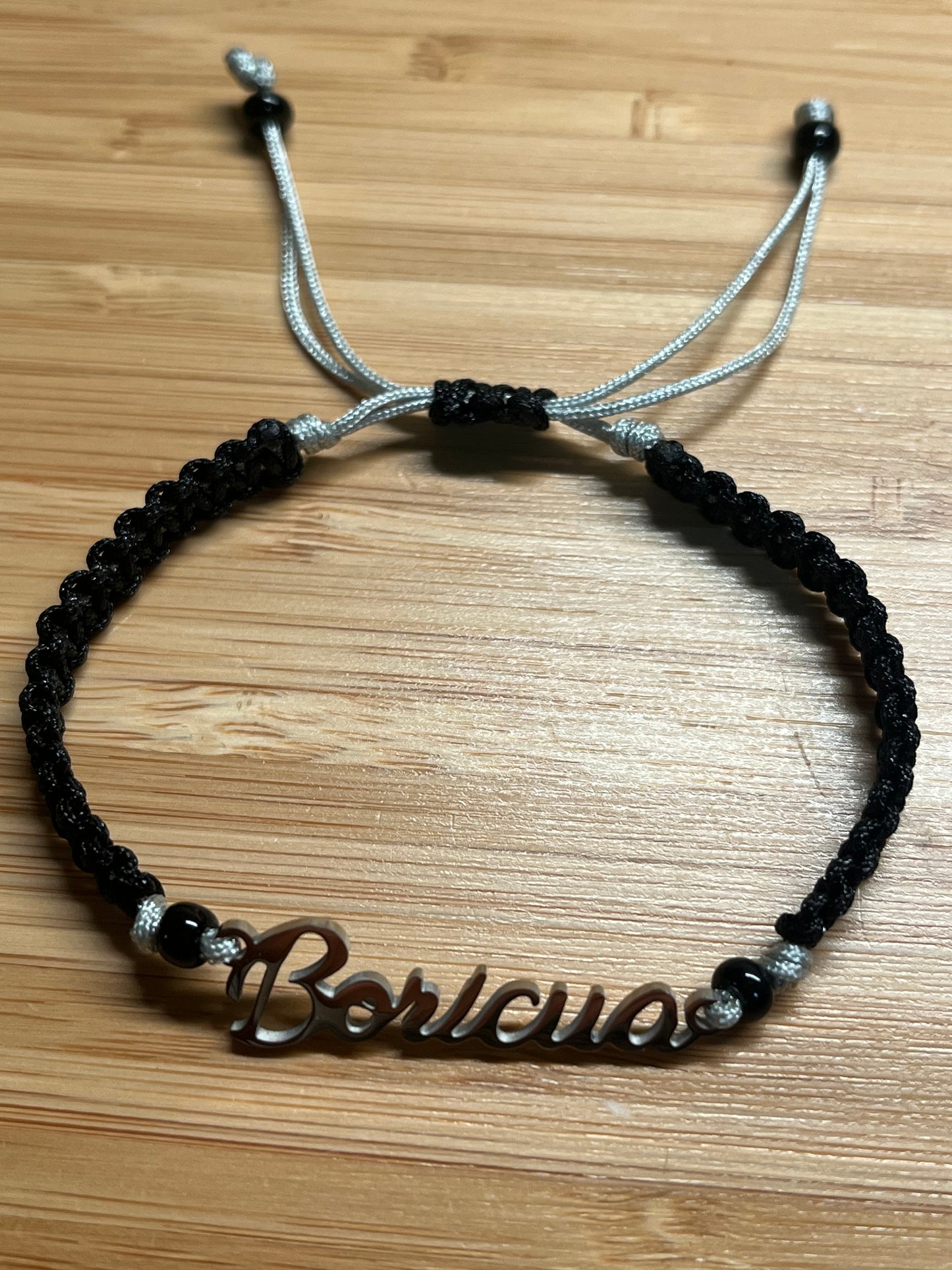 Pulsera Negra con connector en plateado