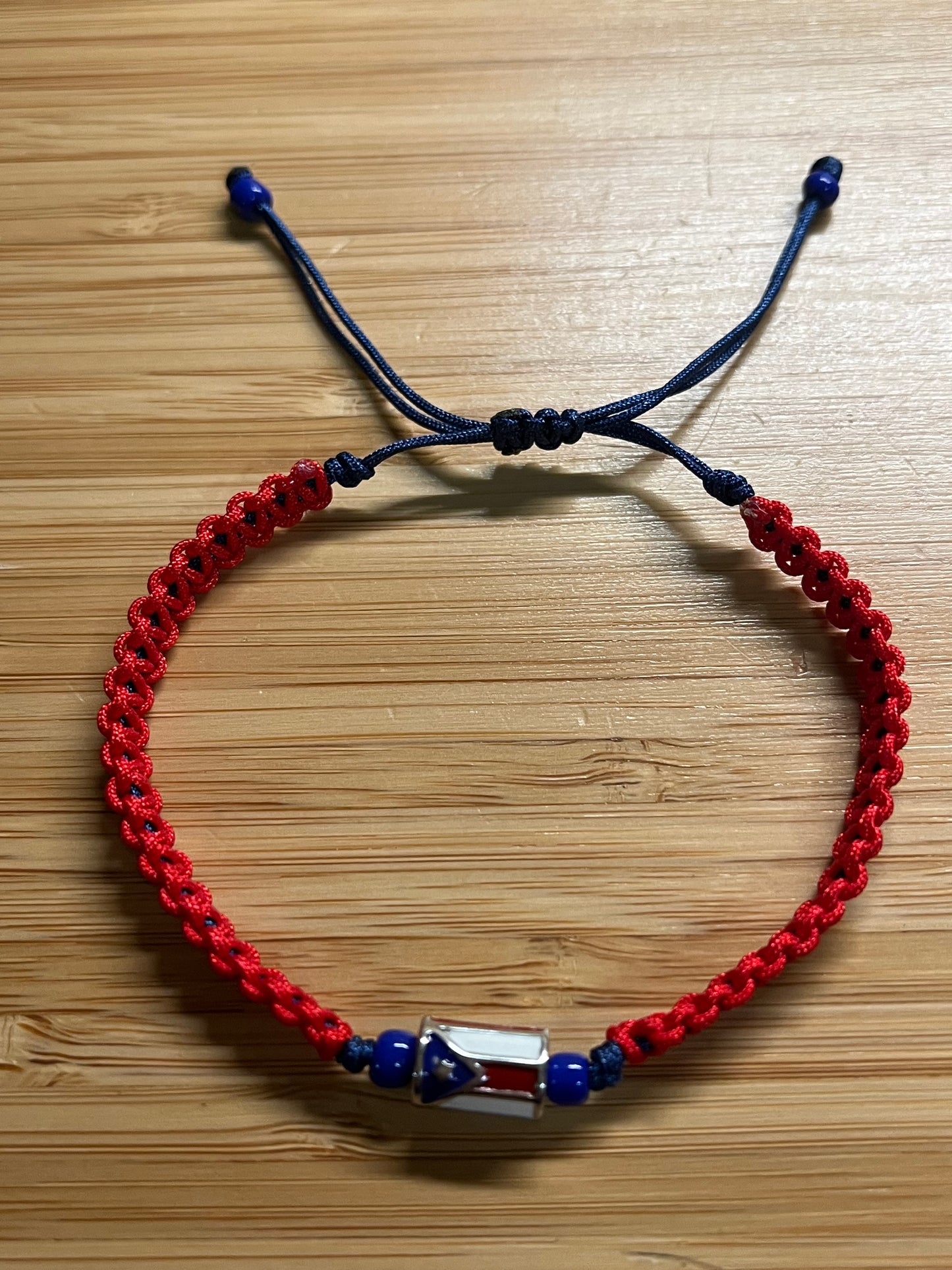 Bracelet in nylon with connector
