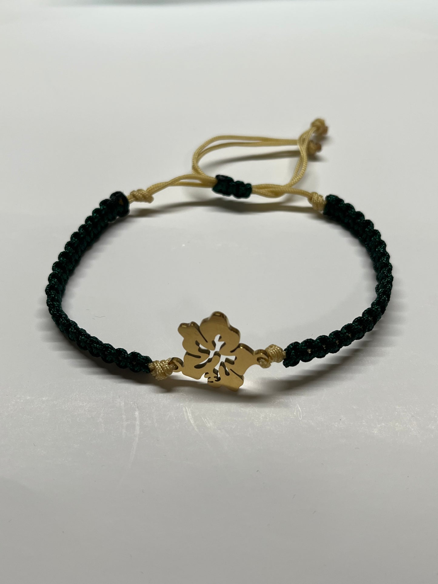 Bracelet in nylon with connector