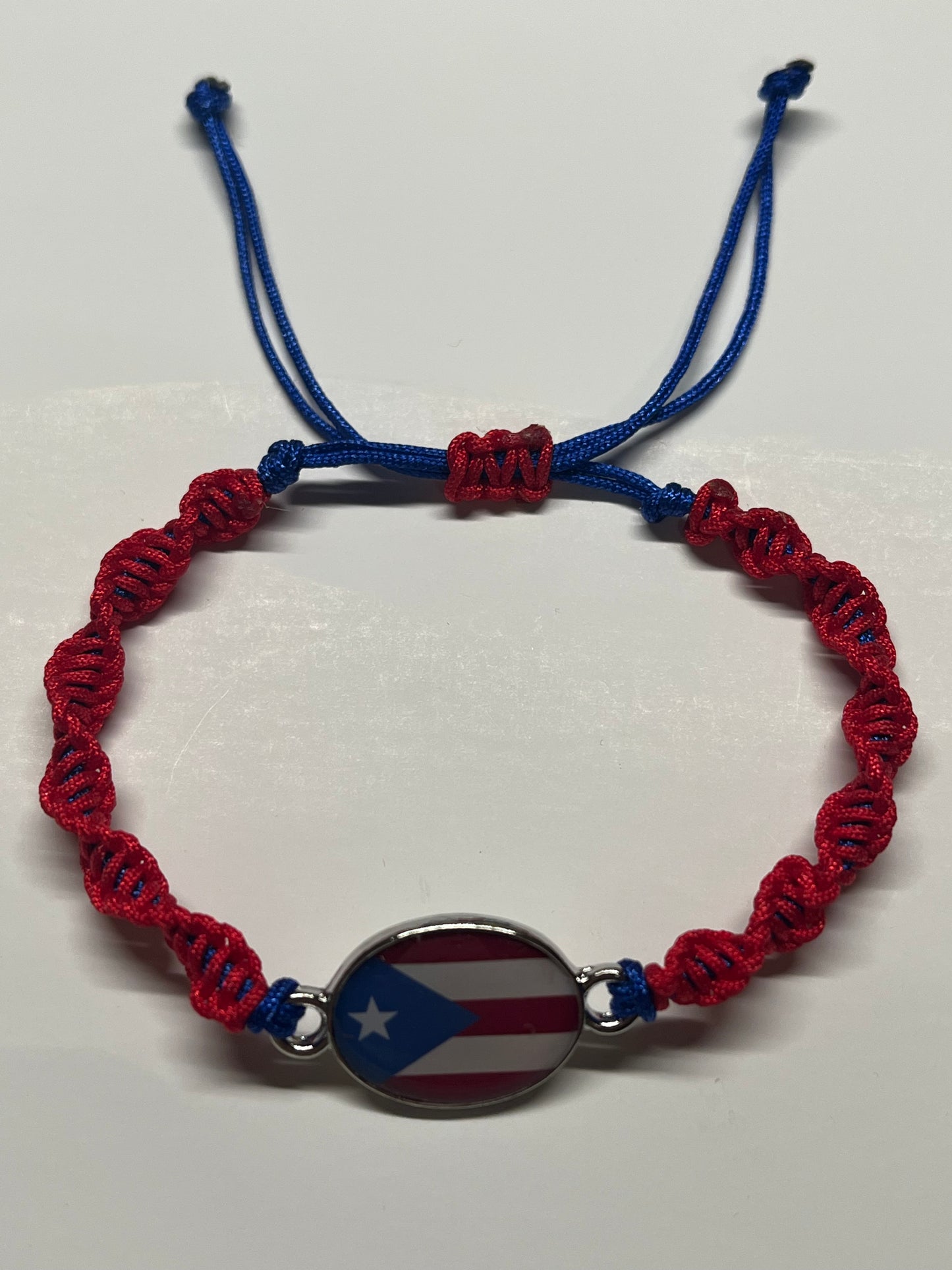 Bracelet in nylon with connector