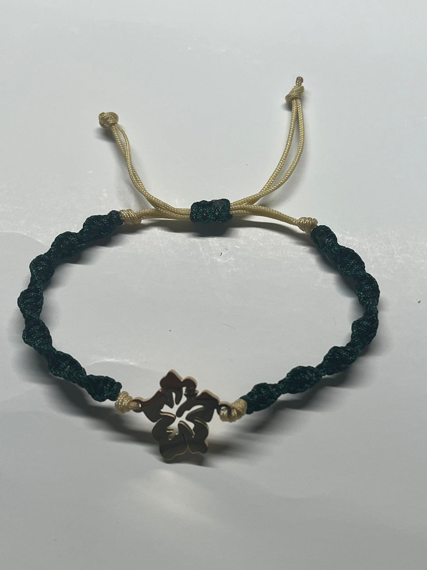 Macrame flower bracelet
