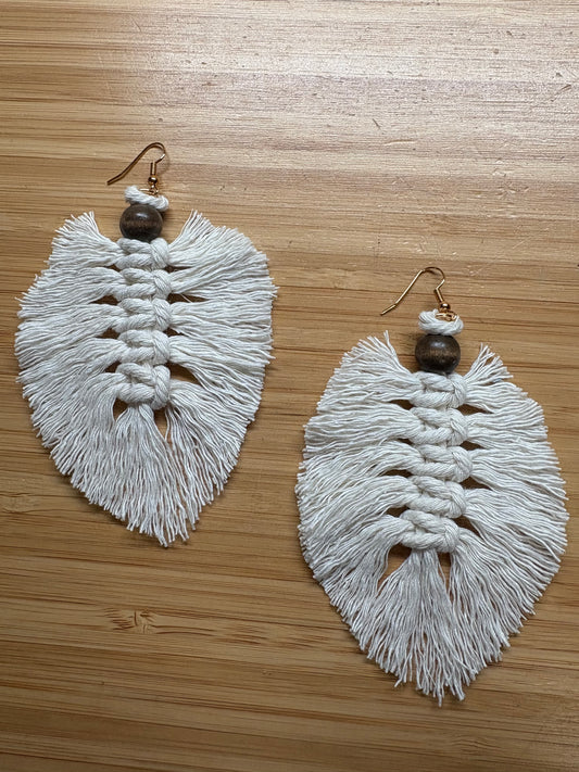 Macrame leaf