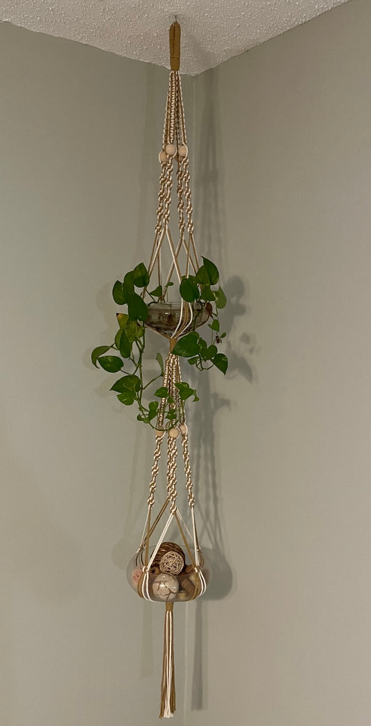 Macrame plant holder