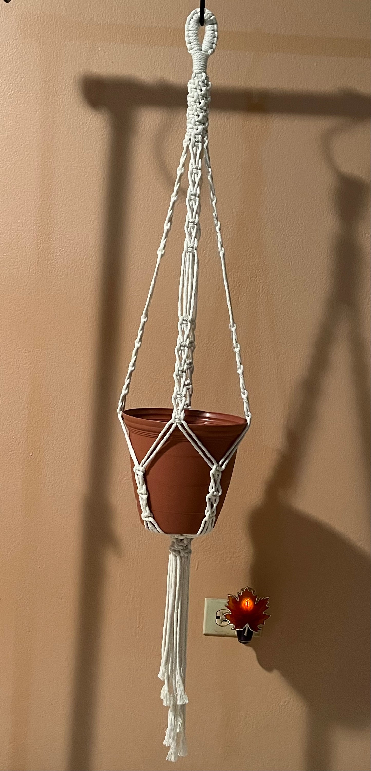 Macrame plant holder