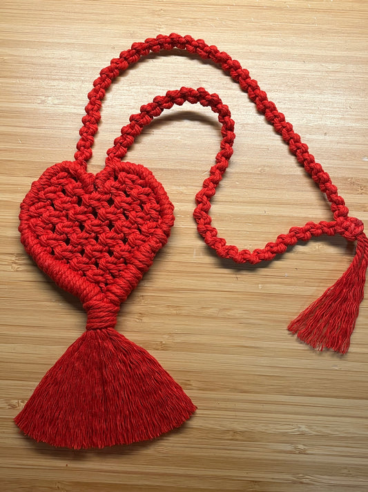 Macrame heart necklace