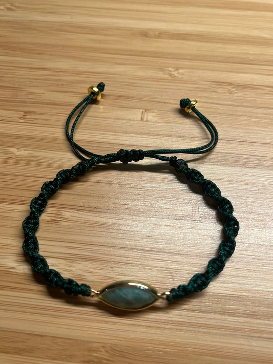 Macrame bracelet
