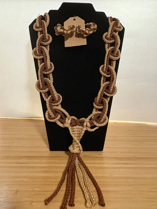 Macrame necklace earrings