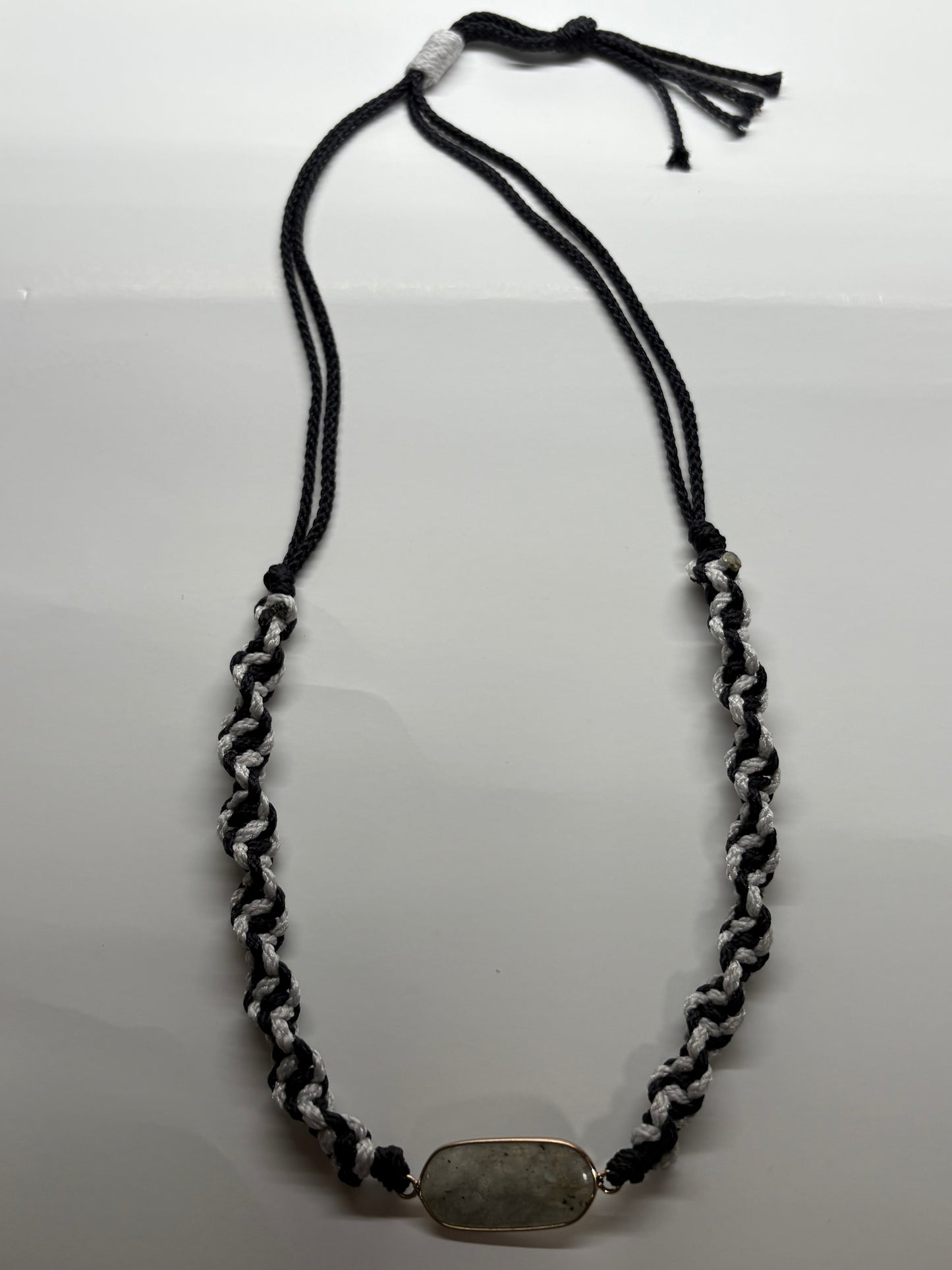 Macrame chocker