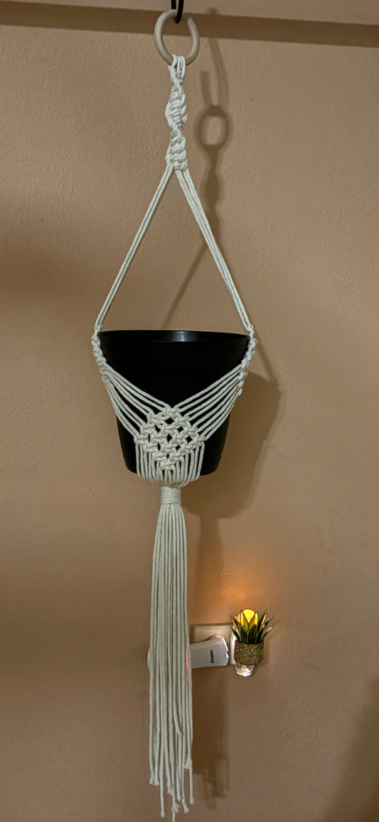 Macrame plant holder